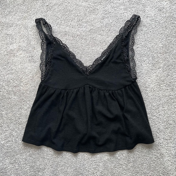 Umgee Laced Trim Flowy Tank Top - Picture 2 of 5